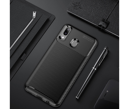 Husa TPU OEM Beetle Carbon Fiber pentru Samsung Galaxy M20, Neagra